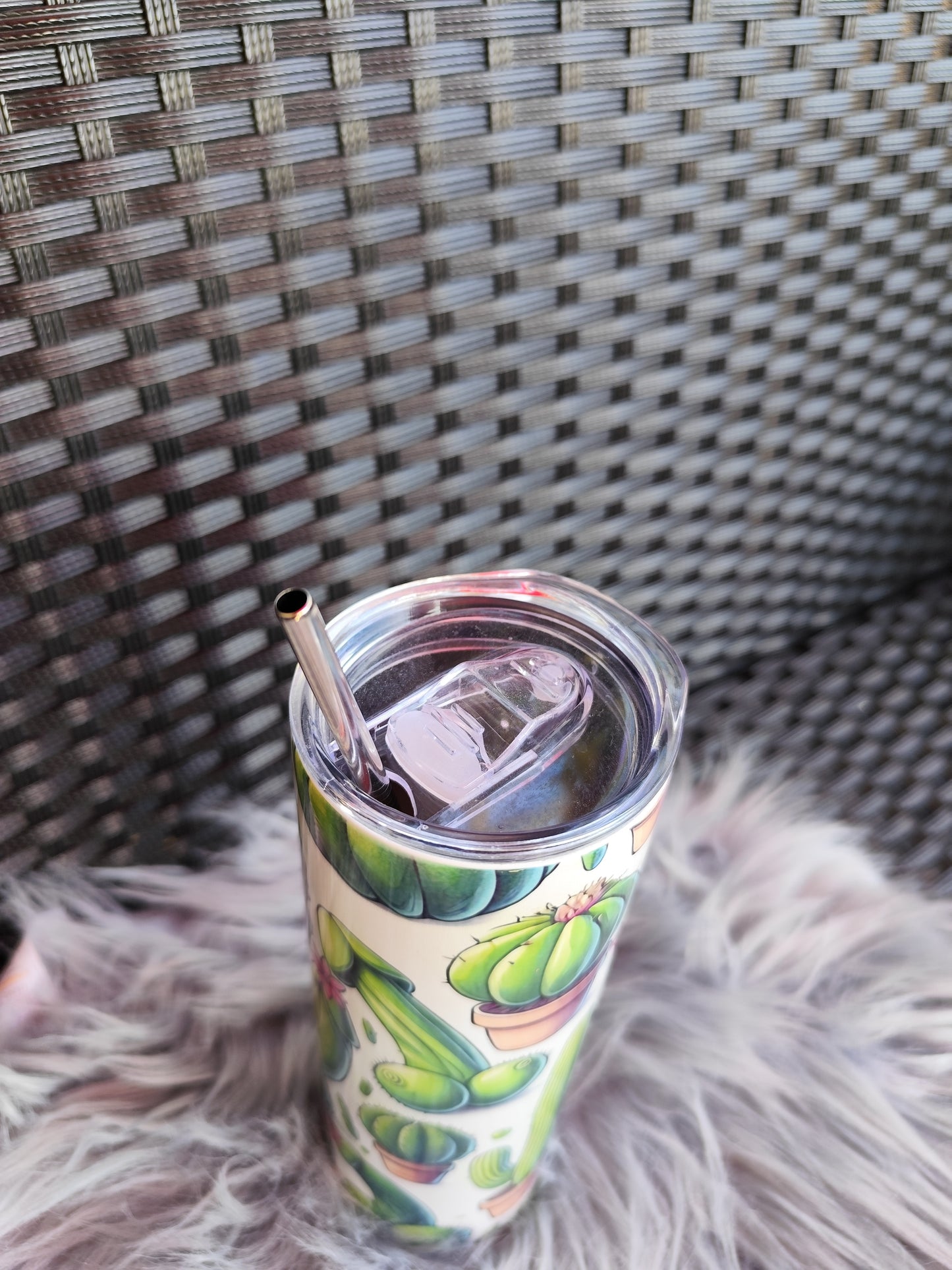 Lustiger Kaktus-Tumbler mit Edelstahlstrohhalm – 20oz Trinkbecher für kalte und heiße Getränke
